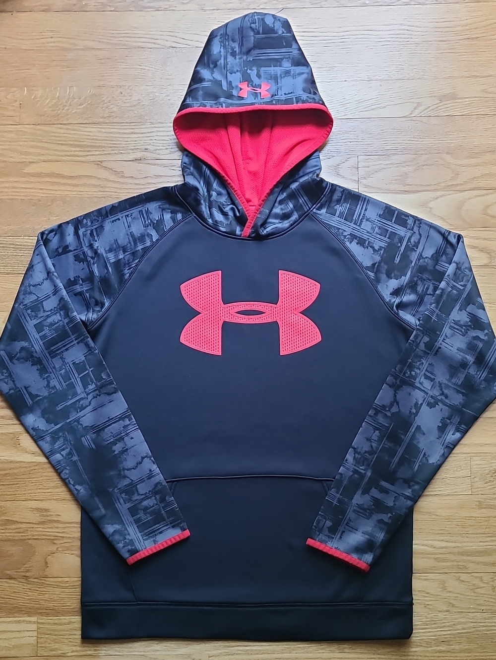 Size 16 kids Under Armour hoodie